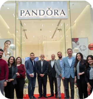Pandora: the store opening team in front of the boutique